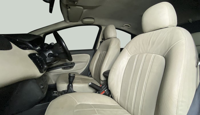 2015 Fiat Linea EMOTION 1.3, Diesel, Manual, 1,03,225 km, Right Side Front Door Cabin