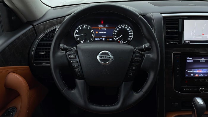 NISSAN PATROL-Steering Wheel Close-up