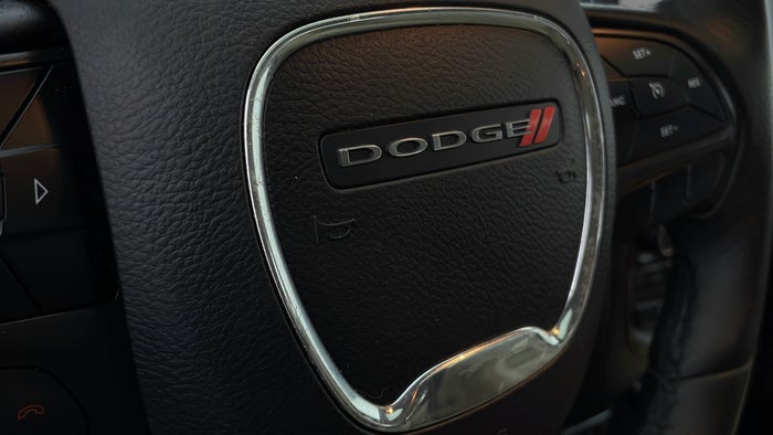 DODGE DURANGO-Steering Wheel Logo Scratch