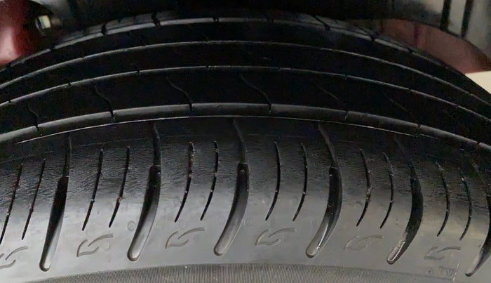 2019 Mahindra XUV300 1.2 W8 OPT, Petrol, Manual, 16,126 km, Left Front Tyre Tread