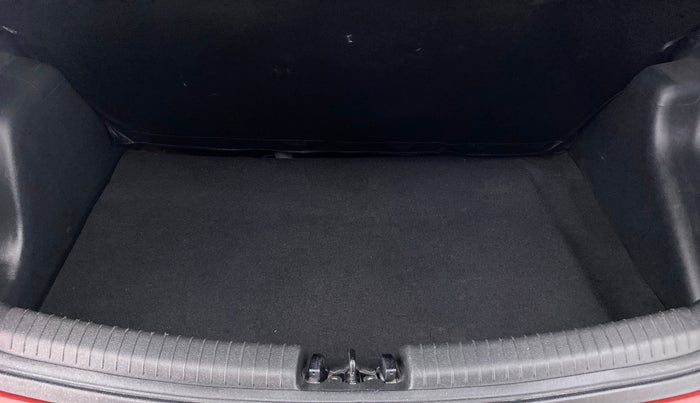 2018 Hyundai Grand i10 MAGNA AT 1.2 KAPPA VTVT, Petrol, Automatic, 34,074 km, Boot Inside