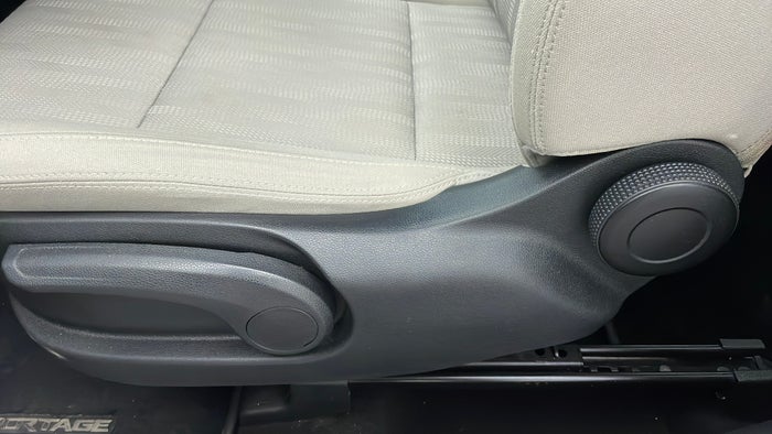 KIA SPORTAGE-Driver Side Adjustment Panel