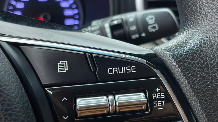 KIA SPORTAGE-Steering Wheel Cruise Control Faded