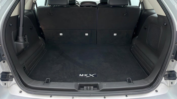 LINCOLN MKX-Boot Inside View