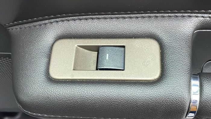 LINCOLN MKX-Door Interior RHS rear Scratch