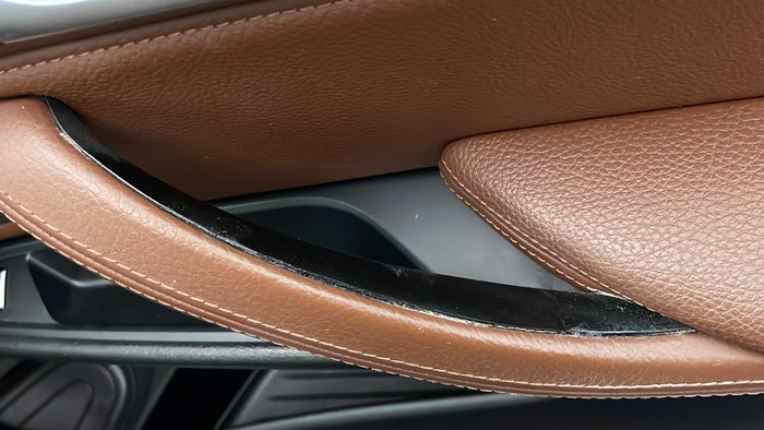 BMW X5-Door Interior RHS front Scratch