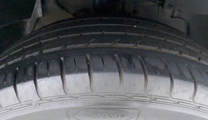 2019 Tata NEXON XM 1.2, Petrol, Manual, 19,825 km, Right Front Tyre Tread