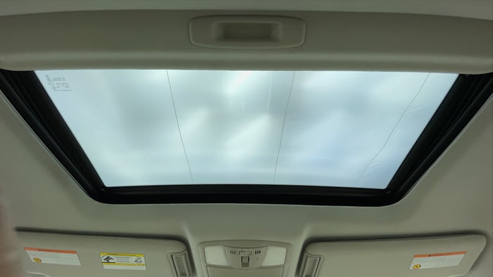 NISSAN PATROL-Interior Sunroof/Moonroof