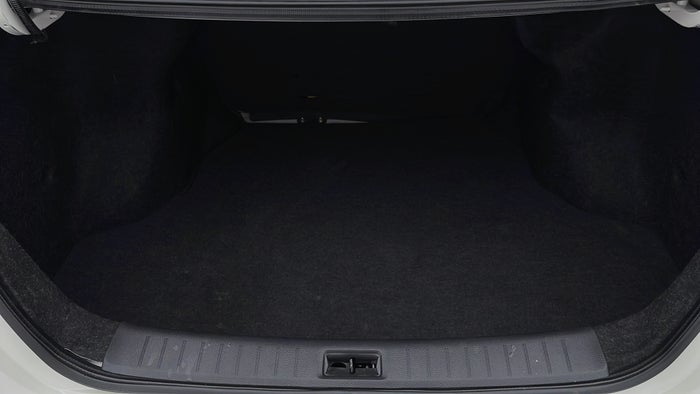 NISSAN SENTRA-Boot Inside View