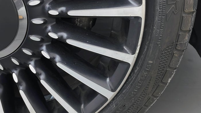 FIAT 500-Alloy Wheel RHS Front Scratch