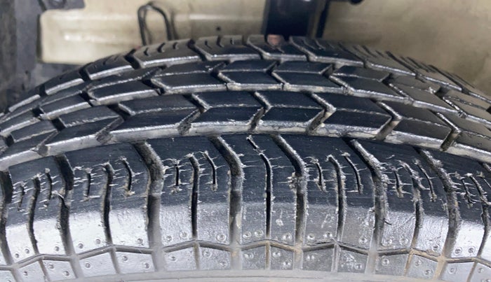 2014 Maruti Swift Dzire VXI 1.2 BS IV, Petrol, Manual, 35,077 km, Left Front Tyre Tread