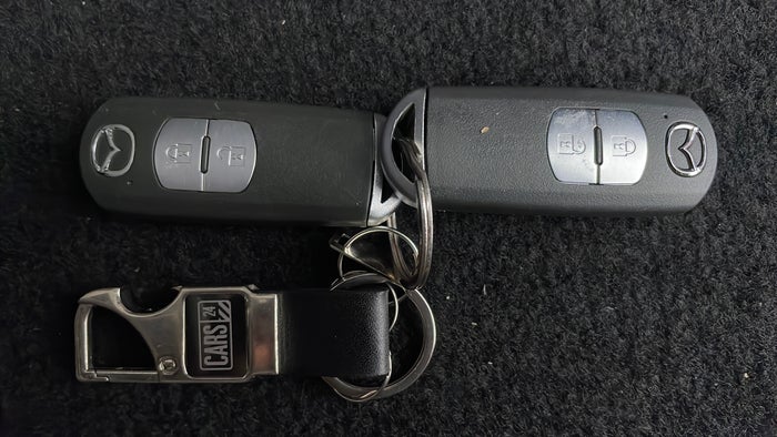 MAZDA CX 5-Key Close-up