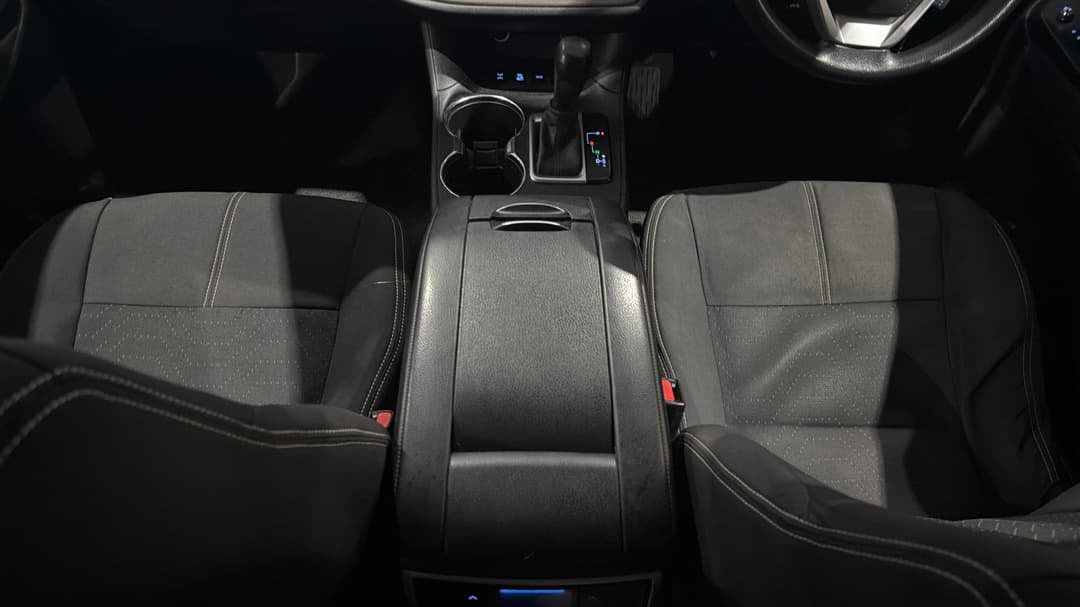 2017 Toyota Kluger Gx (4x4), Automatic, 163036 km, Center Console