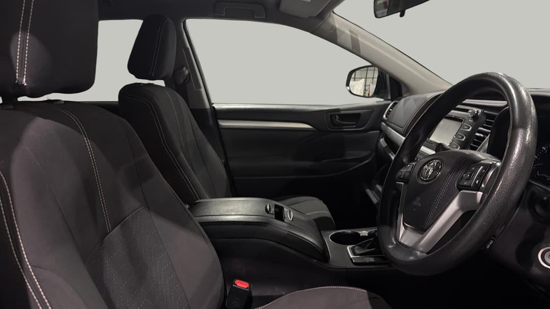 2017 Toyota Kluger Gx (4x4), Automatic, 163036 km, Right Side Front Door Cabin View