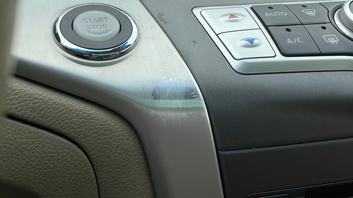 NISSAN MURANO-Dashboard Trim Scratch