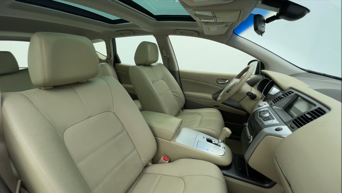 NISSAN MURANO-Right Side Front Door Cabin View