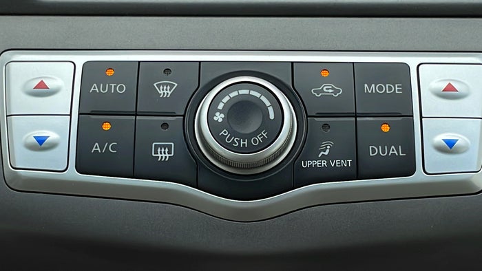 NISSAN MURANO-Automatic Climate Control