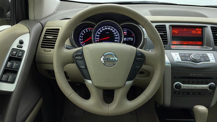 NISSAN MURANO-Steering Wheel Close-up