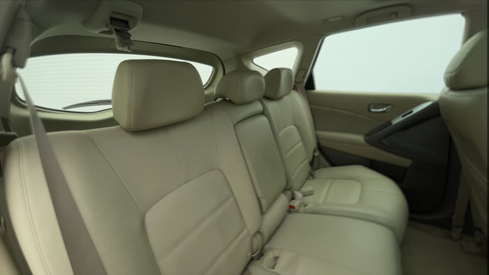 NISSAN MURANO-Right Side Door Cabin View