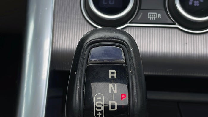 LAND ROVER RANGE ROVER SPORT-Gear lever Knob Scratch