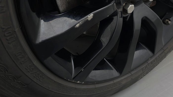 LAND ROVER RANGE ROVER SPORT-Alloy Wheel LHS Front Scratch