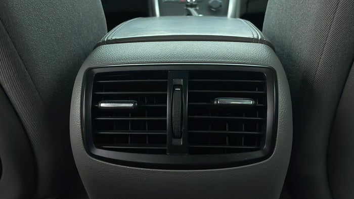 CHEVROLET MALIBU-Rear AC Vents