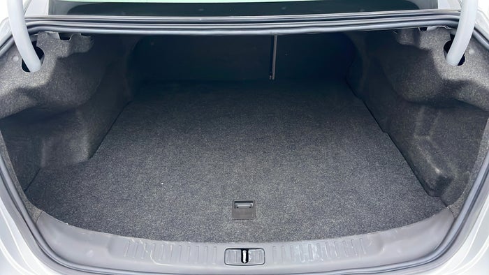 CHEVROLET MALIBU-Boot Inside View