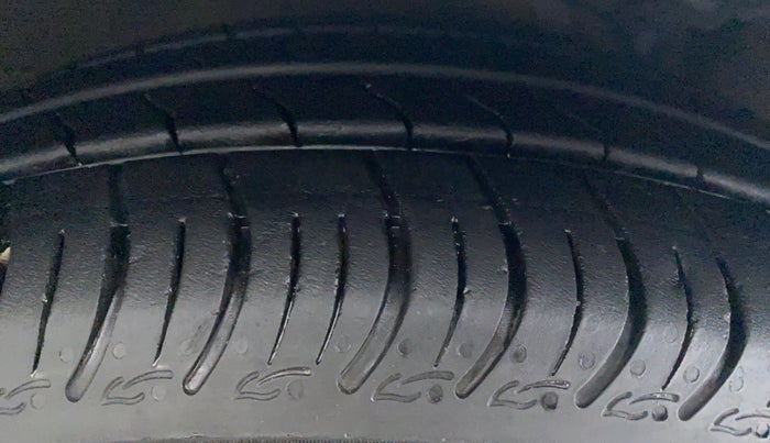 2019 Maruti Celerio VXI CNG D, CNG, Manual, 52,990 km, Left Front Tyre Tread