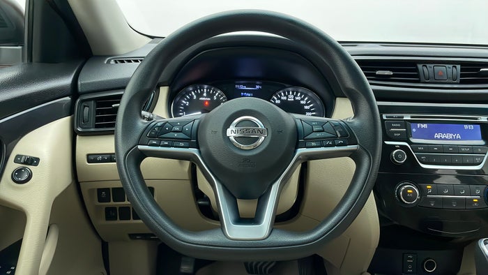 NISSAN X TRAIL-Steering Wheel Close-up