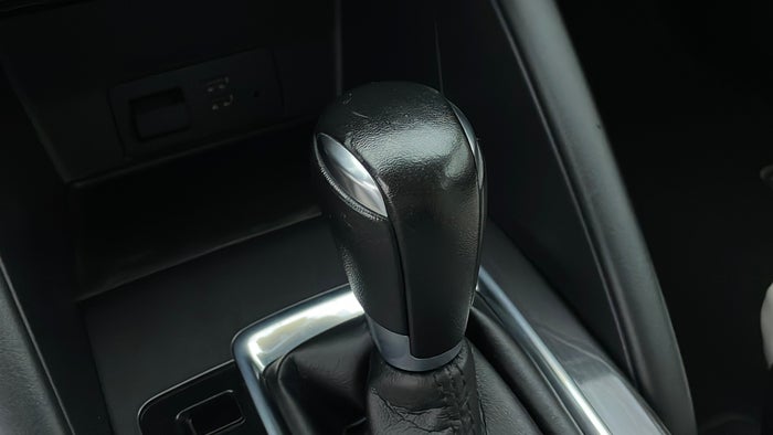 MAZDA CX 5-Gear lever Knob Scratch