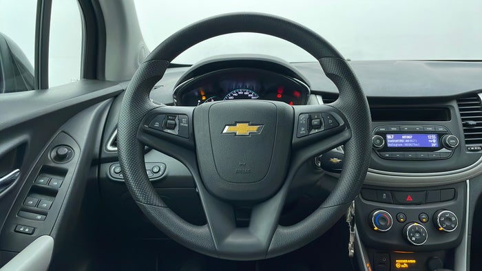 CHEVROLET TRAX-Steering Wheel Close-up