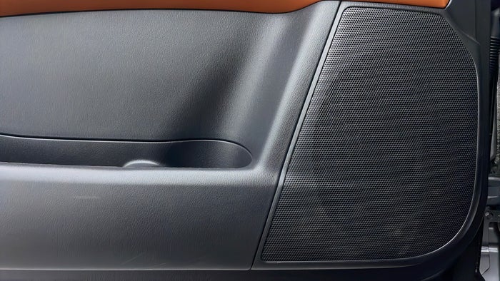 NISSAN PATROL-Speakers