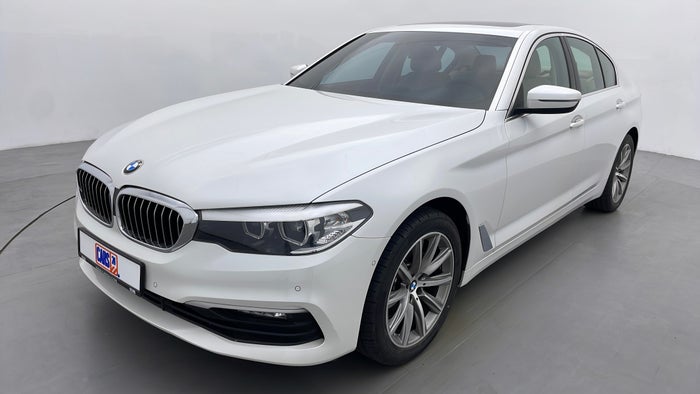 BMW 520I-Left Front Diagonal (45- Degree) View