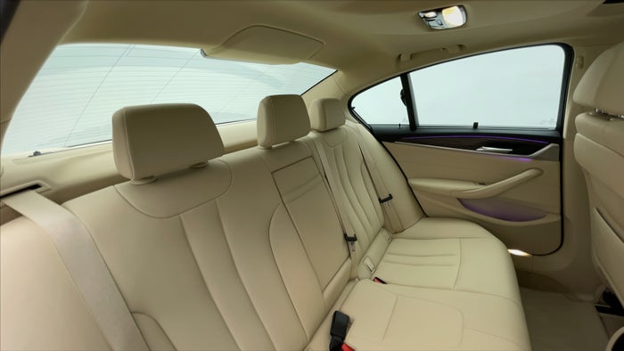 BMW 520I-Right Side Door Cabin View
