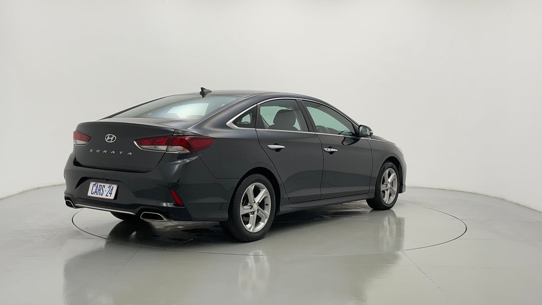 Right Back Diagonal (45- Degree) View