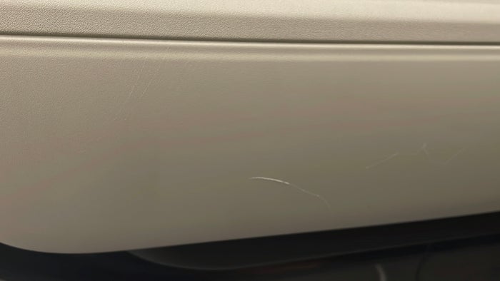 LAND ROVER RANGE ROVER SPORT-Door Interior LHS front Scratch