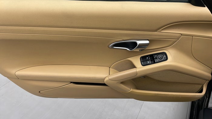 PORSCHE CAYMAN-Driver Side Door Panels Controls