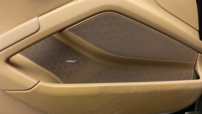 PORSCHE CAYMAN-Speakers