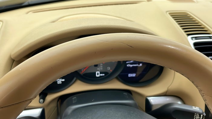 PORSCHE CAYMAN-Steering Wheel Trim Scratch