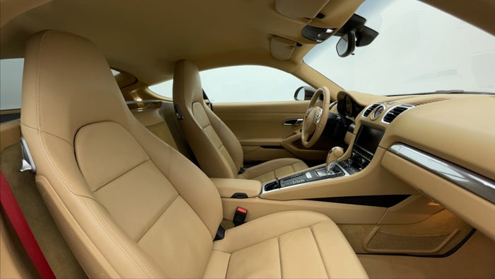 PORSCHE CAYMAN-Right Side Front Door Cabin View
