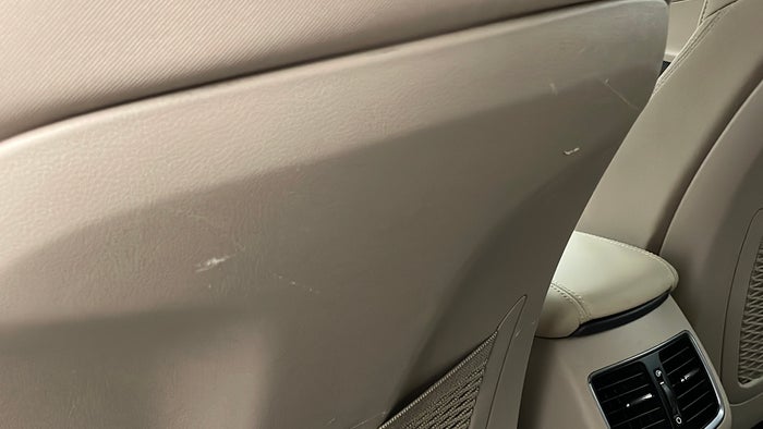 HYUNDAI TUCSON-Seat LHS Front Scratch