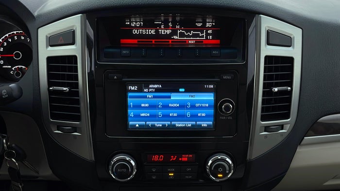 MITSUBISHI PAJERO-Center Console