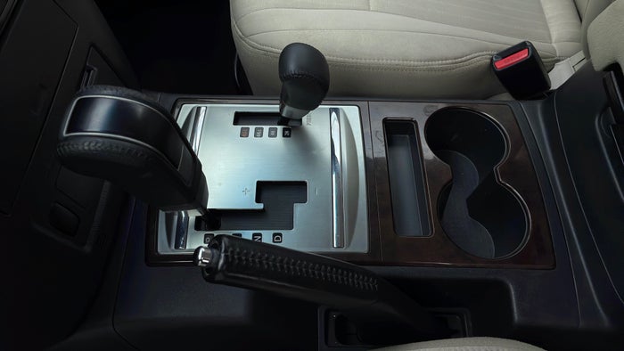 MITSUBISHI PAJERO-Gear Lever