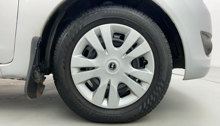 2010 Ford Figo 1.2 TITANIUM DURATEC, Petrol, Manual, 93,174 km, Right Front Tyre