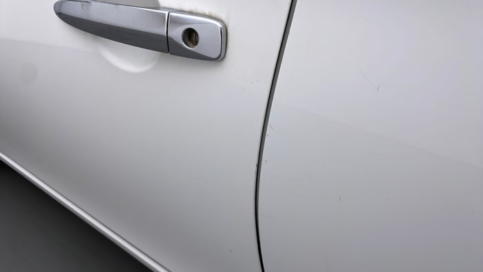 NISSAN SENTRA-Door Exterior LHS Front Scratch