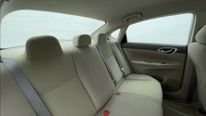 NISSAN SENTRA-Right Side Door Cabin View