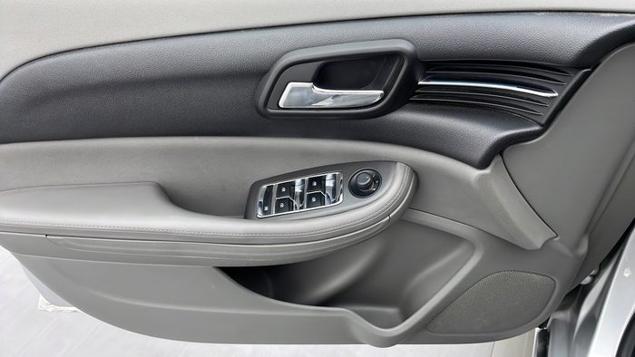 CHEVROLET MALIBU-Driver Side Door Panels Controls