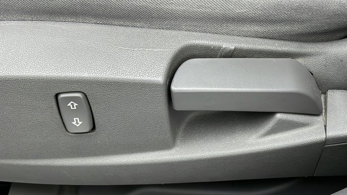 CHEVROLET MALIBU-Driver Side Adjustment Panel
