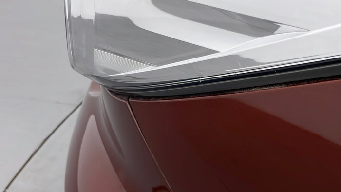NISSAN PATROL-Tail Light RHS Scratched