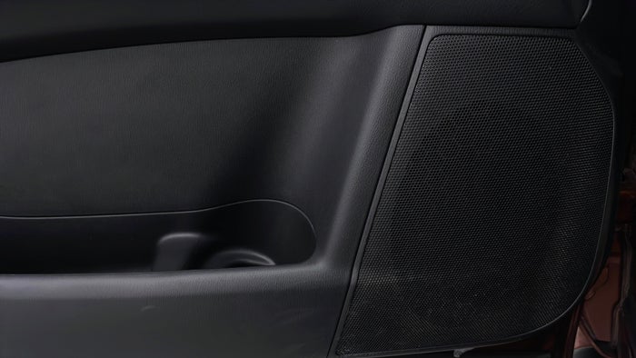 NISSAN PATROL-Speakers